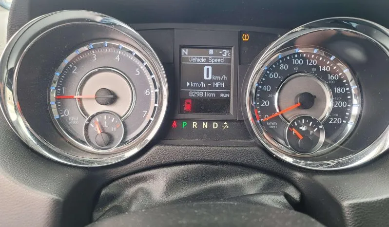 
2014 Chrysler Town & Country Touring full									