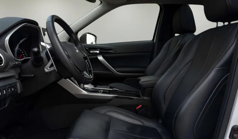 
2019 Mitsubishi Eclipse Cross SE full									