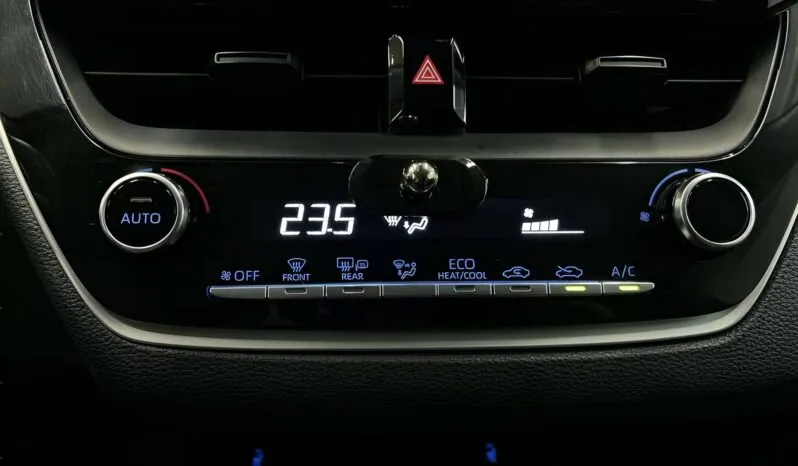 
2022 Toyota Corolla LE full									