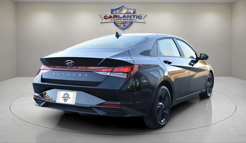 
2022 Hyundai Elantra Preferred full									