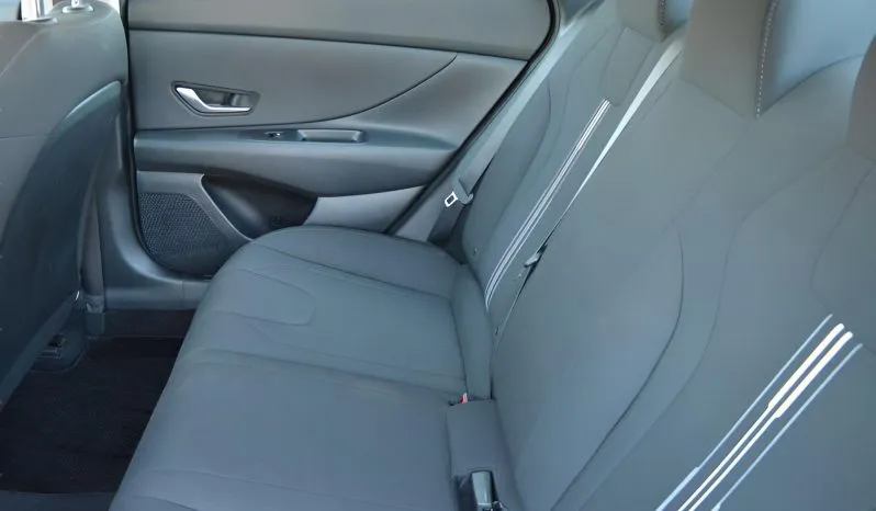 
2022 Hyundai Elantra Preferred full									