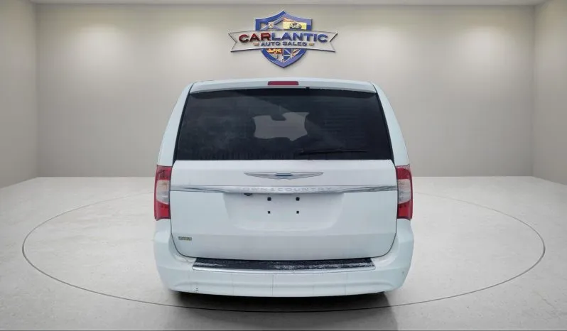 
2014 Chrysler Town & Country Touring full									