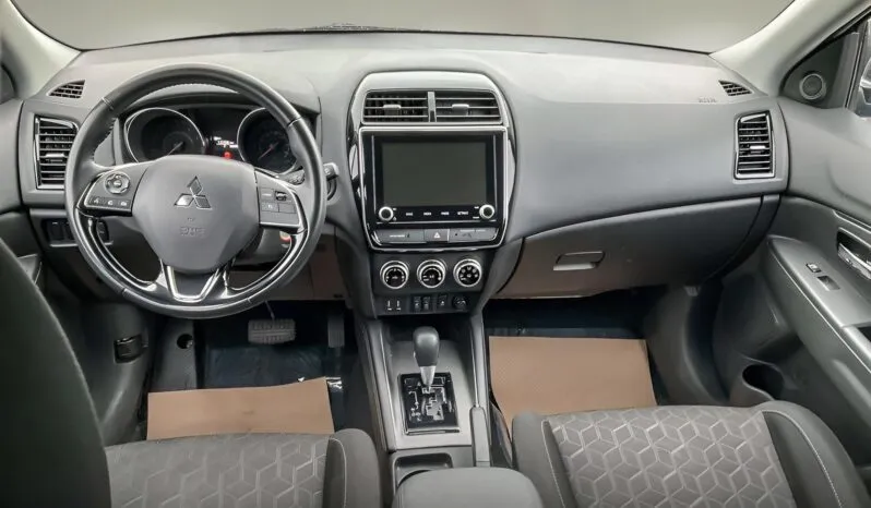 
2021 Mitsubishi RVR SE full									