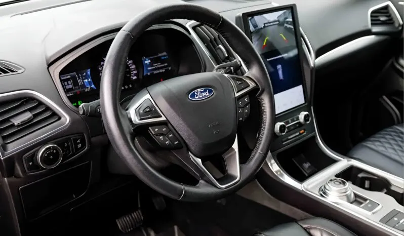 
2024 Ford Edge Titanium full									