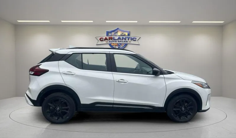 
2024 Nissan Kicks SR full									