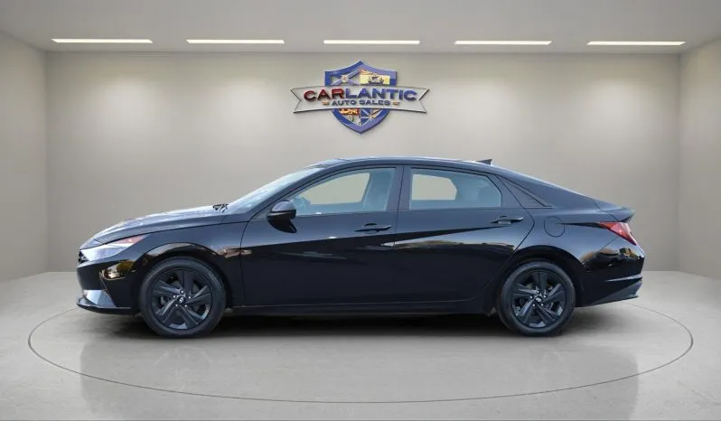 
2022 Hyundai Elantra Preferred full									