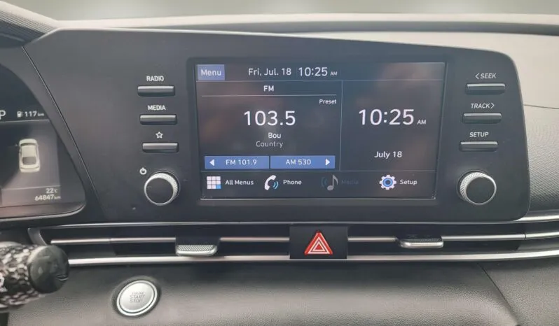 
2022 Hyundai Elantra SEL full									
