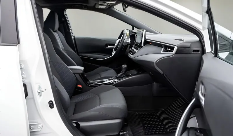 
2021 Toyota Corolla LE full									