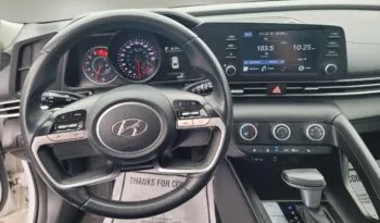 
2022 Hyundai Elantra SEL full								