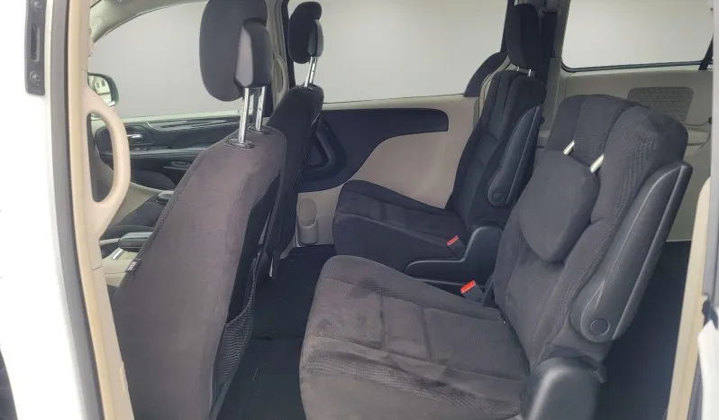 
2014 Chrysler Town & Country Touring full									