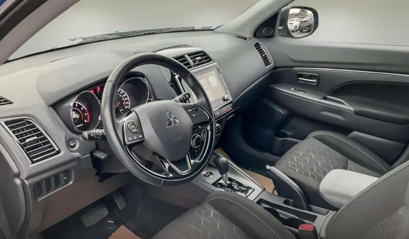 
2021 Mitsubishi RVR SE full									