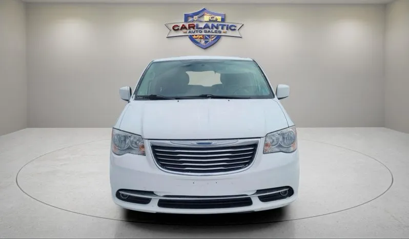 
2014 Chrysler Town & Country Touring full									