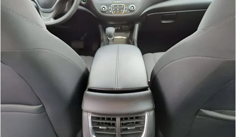 
2022 Chevrolet Malibu LT full									