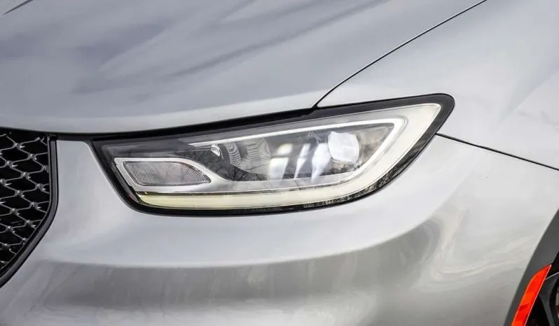 
2021 Chrysler Pacifica Touring full									