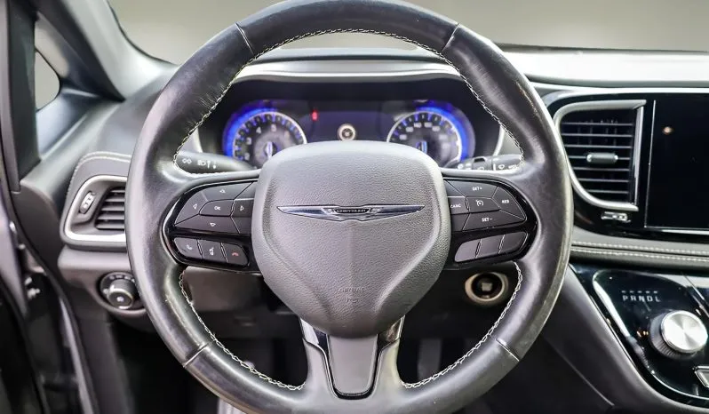
2021 Chrysler Pacifica Touring full									
