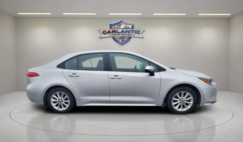 
2022 Toyota Corolla LE full									
