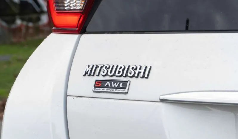 
2019 Mitsubishi Eclipse Cross SE full									