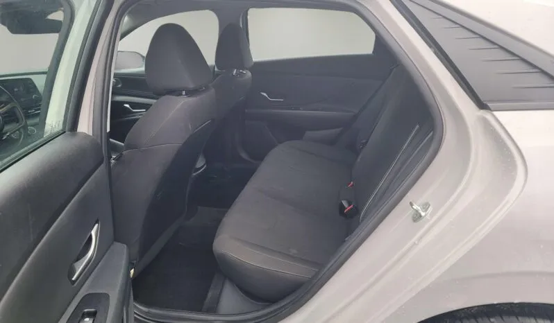 
2021 Hyundai Elantra SEL full									