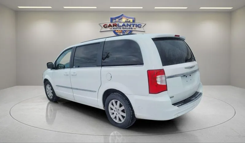 
2014 Chrysler Town & Country Touring full									