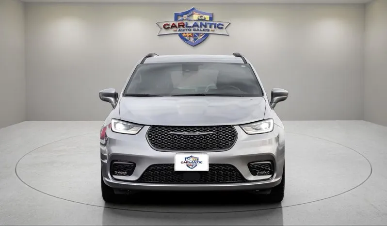 
2021 Chrysler Pacifica Touring full									