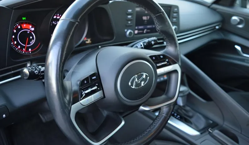 
2022 Hyundai Elantra Preferred full									